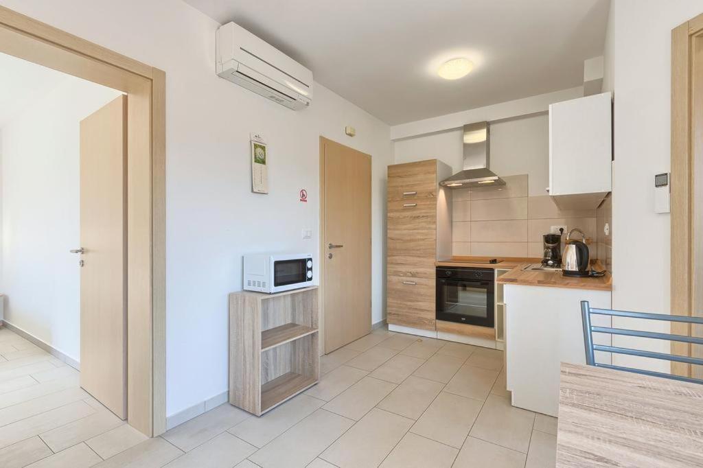 Lovely Fazana Apartments 400M From The Sea Екстериор снимка