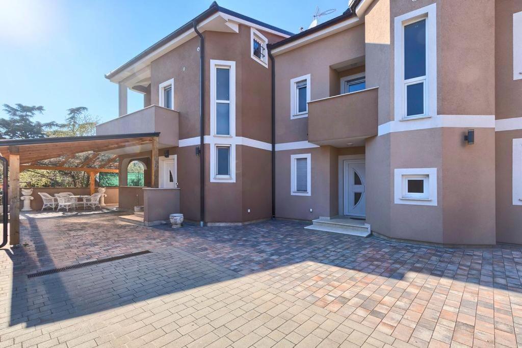 Lovely Fazana Apartments 400M From The Sea Екстериор снимка